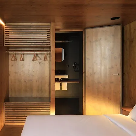 Zero Box Hotel 3*