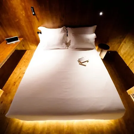 Zero Box Hotel